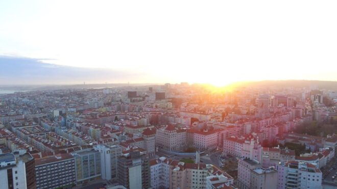 Lisbon City Tour HALF DAY 4h - VAN - Inclusions
