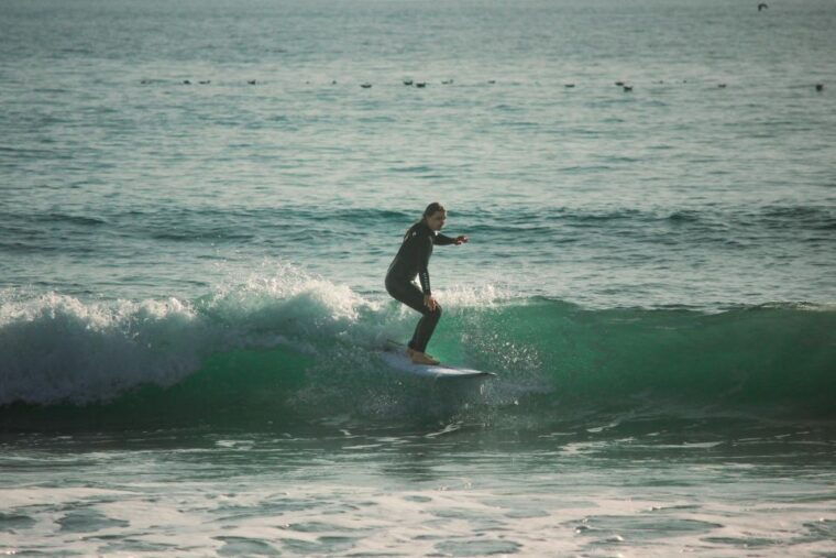 Lisbon: Come try our Surf Lesson in Costa da Caparica - Authenticity and Experience