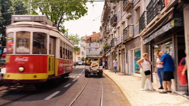 LISBON DAILY TOUR in a Vintage Jeep with FOOD&DRINK Tastings - In The Sum Up