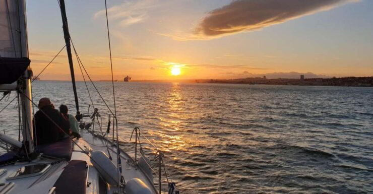 Lisbon: Day, Afternoon, or Sunset Boat Cruise With Wine - Activity Details and Booking Information