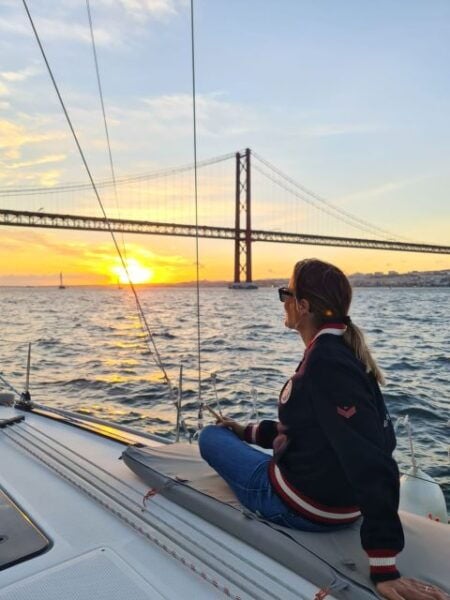 Lisbon: Day, Afternoon, or Sunset Boat Cruise With Wine - Magical Hour and Illuminated Cityscape