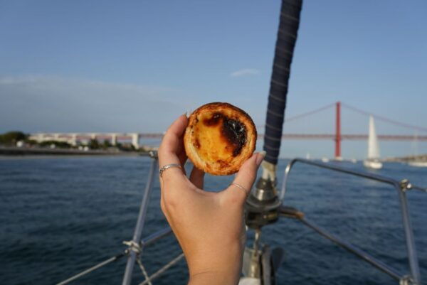 Lisbon: Day, Afternoon, or Sunset Boat Cruise With Wine - Common Questions