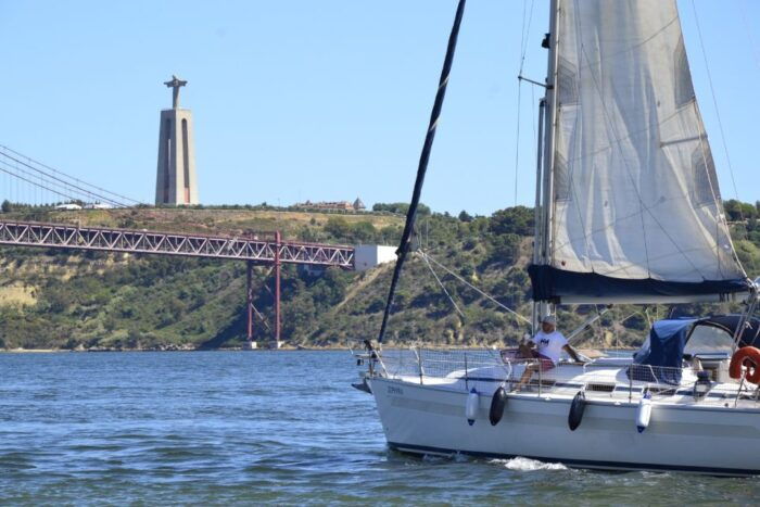Lisbon: Day and Sunset Tour on the Tagus River - FAQs