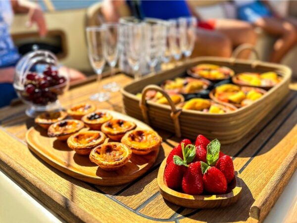 Lisbon: Daylight or Sunset Cruise With Free Drink and Snacks - Meeting Point Details