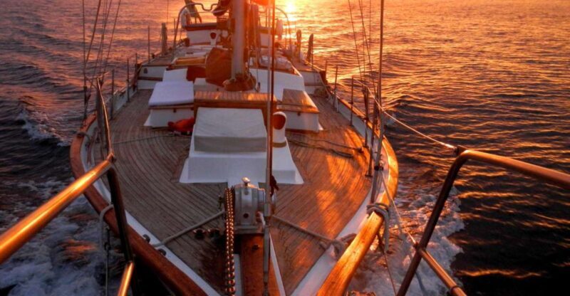 Lisbon: Daylight or Sunset on a Vintage Sailboat - An In-depth Look at the Experience