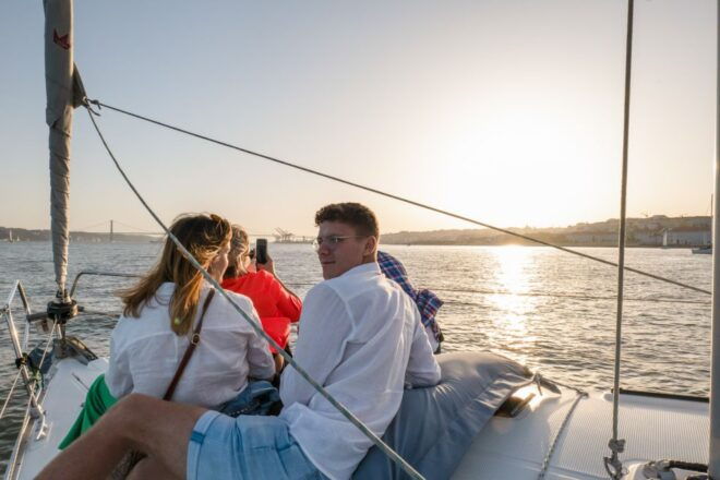 Lisbon: Daytime/Sunset/Night City Sailboat Tour With Drinks - Sailboat Tour Route and Landmarks