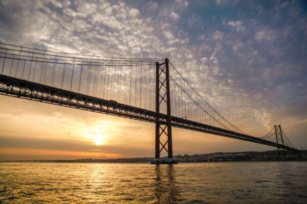 Lisbon: Disco Night Cruise With DJ and Open Bar - Tips