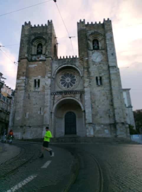 Lisbon: Early Morning Running Tour with Breakfast - The Itinerary in Detail: What to Expect