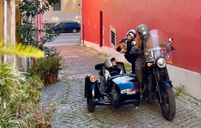 Lisbon : El Cristo-Rei Motorcycle Side-car Tour - FAQs