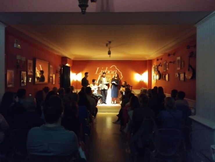 Lisbon: Evening Intimate Live Fado Music Show With Port Wine - Intimate Setting for an Enchanting Evening