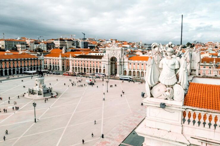 Lisbon: Express Walk With a Local in 60 Minutes - Activity Details