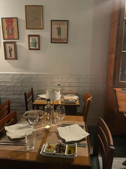 Lisbon: Fado Dinner Show with Traditional Portuguese Cuisine - The Magic of Fado: Live Music at Its Finest