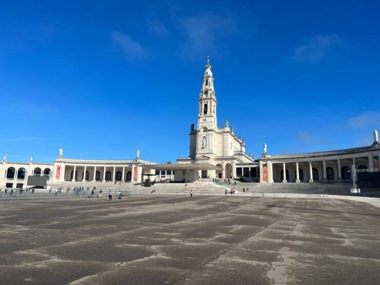 Lisbon: Fatima, Aljustrel, Nazare, and Obidos All Day Trip - Good To Know