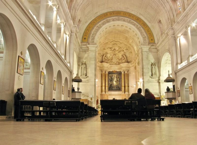 Lisbon Fatima, Nazare & Obidos Full-Day Tour - The coach makes the distance manageable
