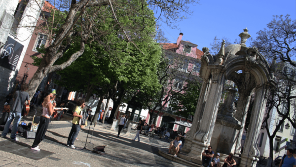 Lisbon: Fernando Pessoas Lisbon Walking Tour - Literary Landmarks