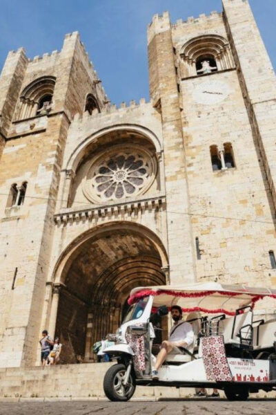 Lisbon: Food and Wine Tasting 4-Hours Tuk Tuk Tour - Language Options