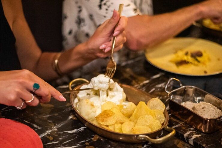 Lisbon Food & Fado Tour: An Evening Out in Mouraria & Alfama - Experience Highlights