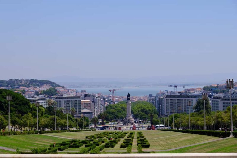 Lisbon Full Day Experience on comfortable minivan - A Deep Dive into the Lisbon Full Day Experience