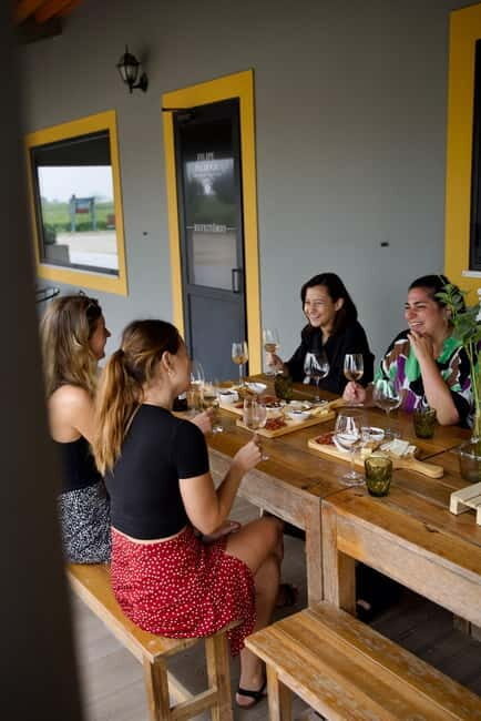 Lisbon: Full-Day Wine Tasting Tour in Setúbal ALL INCLUSIVE - Afternoon at Quinta de Alcube: Relaxed Farm Life and More Tasting