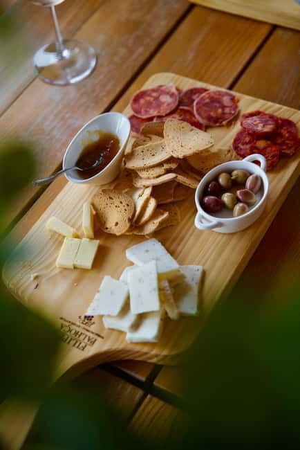 Lisbon: Full-Day Wine Tasting Tour in Setúbal ALL INCLUSIVE - Who Should Consider This Tour?