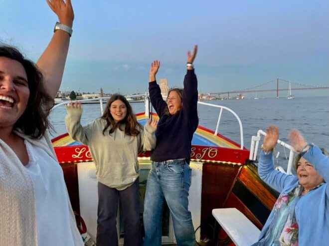 Lisbon: FULLY IMMERSIVE TRADITIONAL BOAT TOUR - Accessibility and Group Size