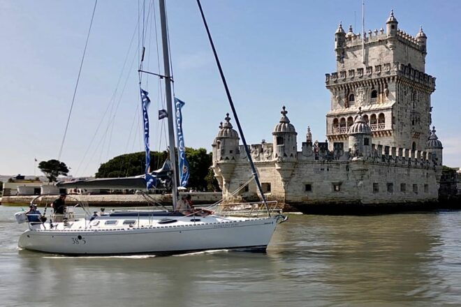 Lisbon: Go With the Flow Private Sailing Tour (3hrs) - Itinerary and Features