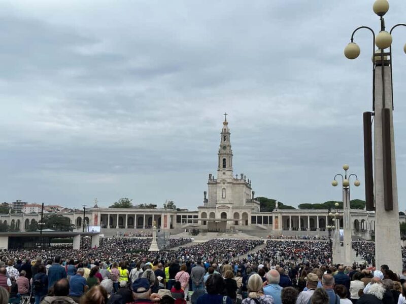 Lisbon: Grutas de Mira de Aire, Fátima, Nazaré & Óbidos Tour - What’s Included and What’s Not