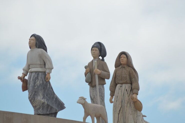 Lisbon: Guided Fatima Pilgrimage Tour With Pickup & Drop-Off - Itinerary