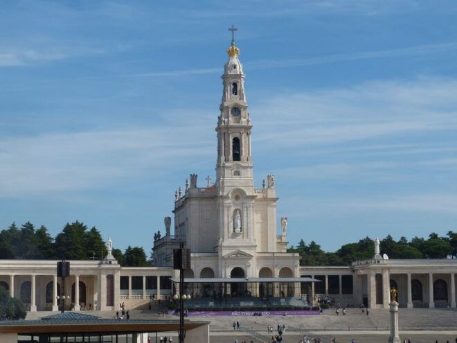 Lisbon: Guided Fatima Pilgrimage Tour With Pickup & Drop-Off - Highlights