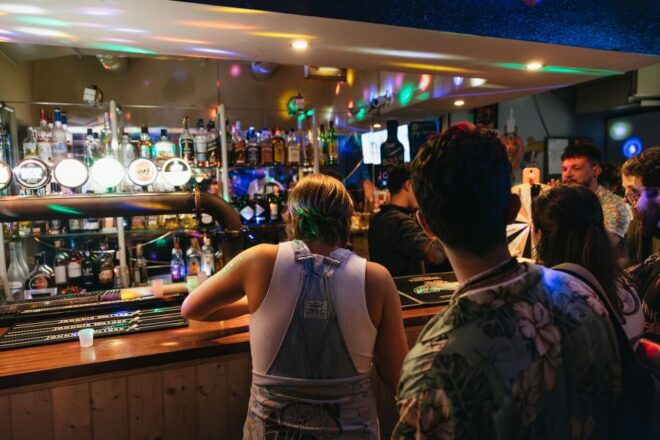 Lisbon: Guided Pub Crawl - VIP Treatment