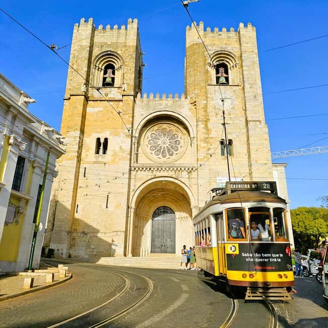 Lisbon: Guided Tuk-Tuk Tour Alfama and history 90 min - A Closer Look at the Tour Experience