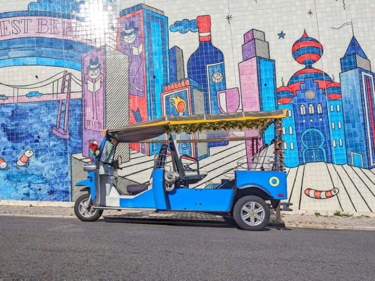 Lisbon: Guided Tuk-Tuk Tour - FAQs