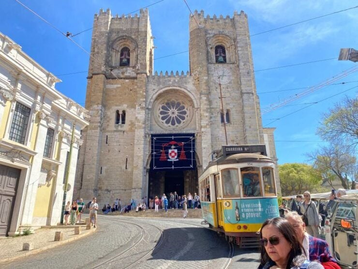 Lisbon: Half Day Private City Highlights Tour by Tuk Tuk - Tour Details