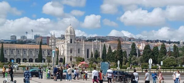 Lisbon Half Day: Private Tour of the Citys Charms - Booking and Payment