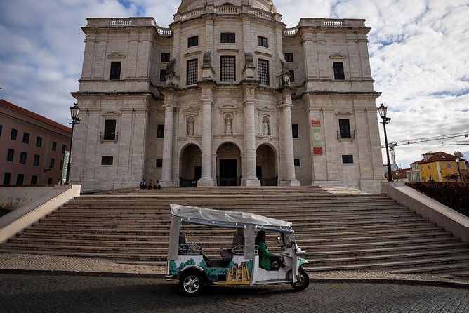 Lisbon: Half Day Sightseeing Tour on a Private Electric Tuk Tuk - Tour Experience and Guide Skills