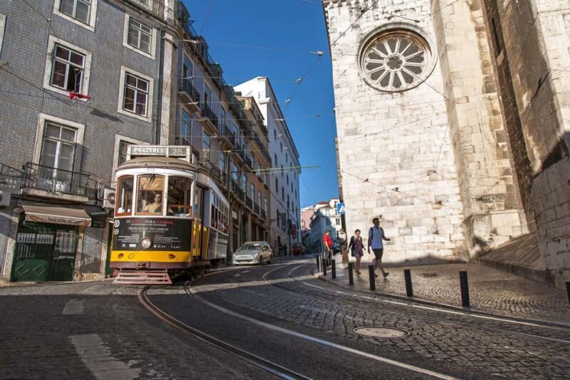 Lisbon Highlights Private Tour with Local Guide and Pickup - Good To Know