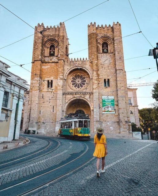 Lisbon: Historical Old Town Tour by Tuk Tuk - Tour Highlights