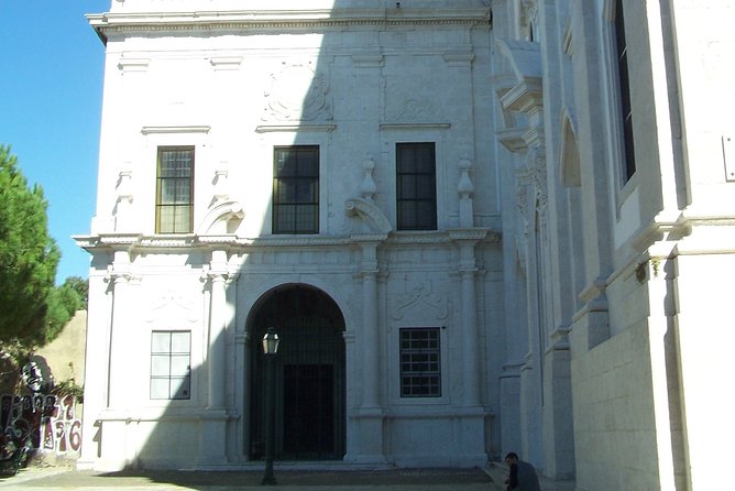 Lisbon Historical Vintage Tour: Typical Lisbon - Pricing and Booking