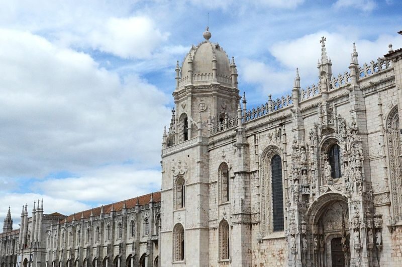 Lisbon: Jeronimos Monastery Ticket - UNESCO World Heritage Site - Looking closely at the stonework