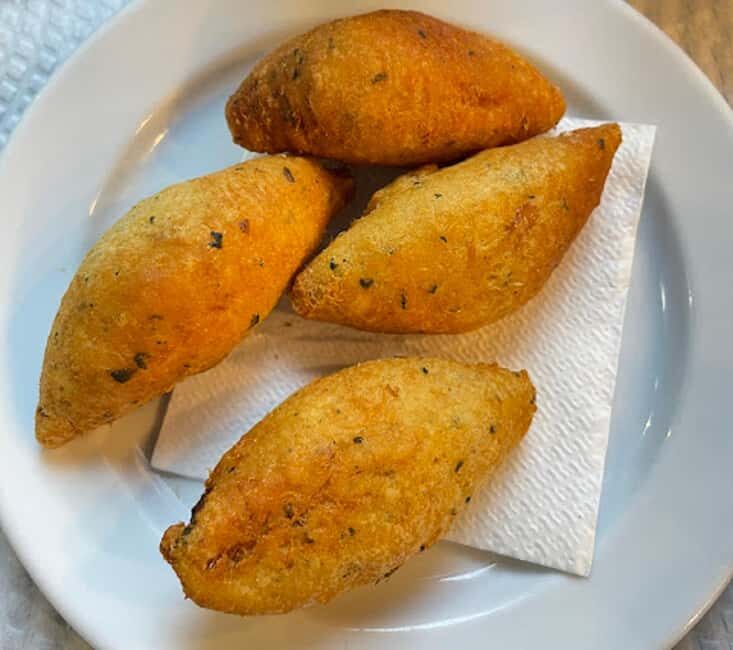 Lisbon: Learn Portuguese While Tasting Guided Walking Tour - Good To Know