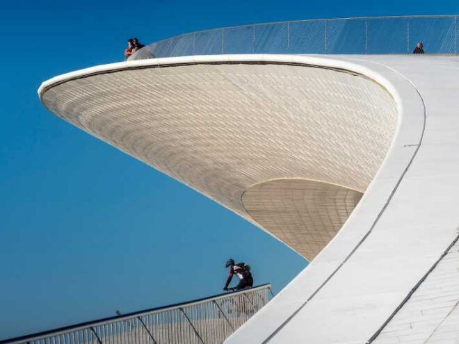 Lisbon: MAAT Gallery and MAAT Central Architecture Tour - Guide Expertise