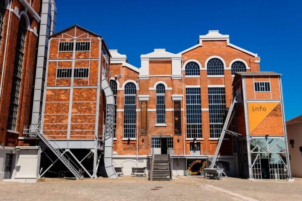 Lisbon: MAAT Gallery and MAAT Central Architecture Tour - Participant Restrictions