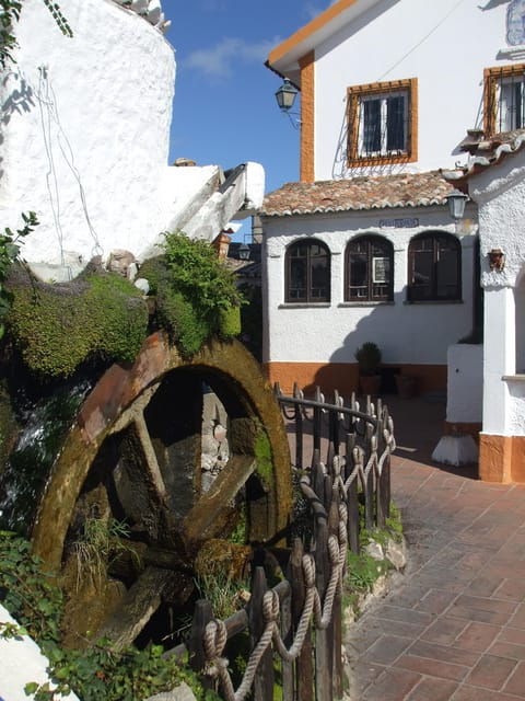 Lisbon: Mafra Palace, Sobreiro, and Ericeira Day Trip - Pickup and Drop-off