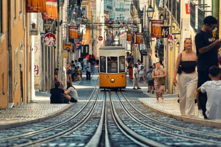 Lisbon: Magical-Mystery-Walkingtour for Photographer - Experience Highlights