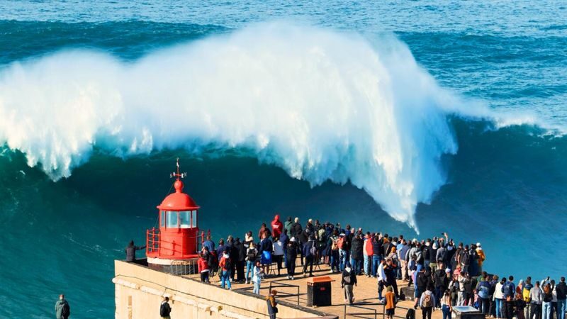 Lisbon Nazaré & Fátima Full-Day Small Group Guided Tour - Nazaré: the coastal stop