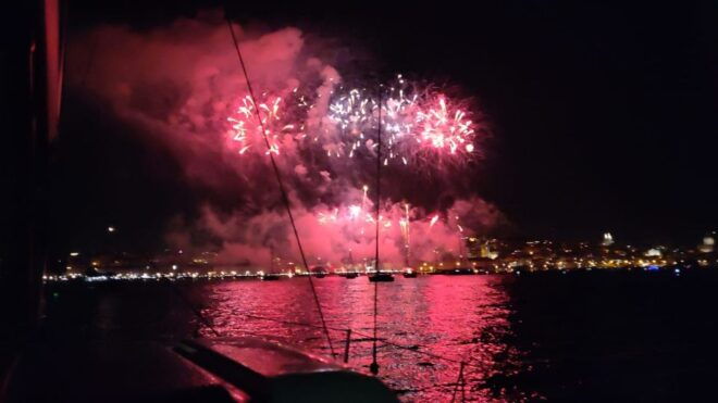 Lisbon: New Years Eve Fireworks Cruise on the Tagus River - Full Description