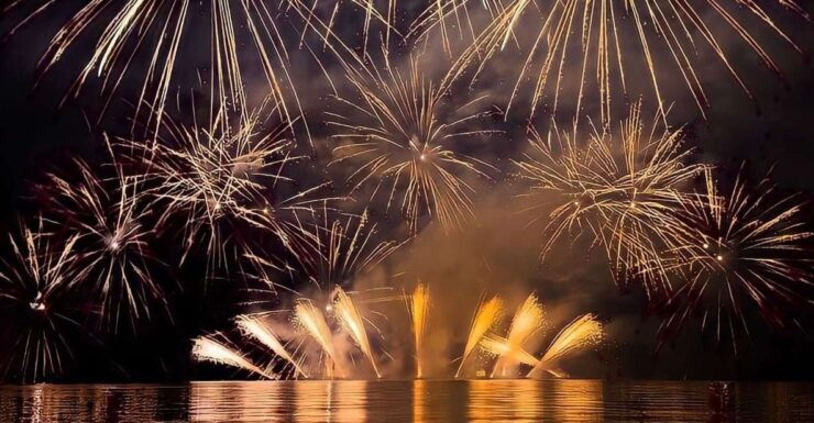 Lisbon: New Year's Eve Fireworks Tagus River Sailing Cruise - Experience the Fireworks From the River