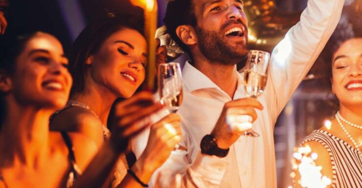 Lisbon: New Years Eve Onboard W/Drinks, Music & Fireworks - Experience Highlights