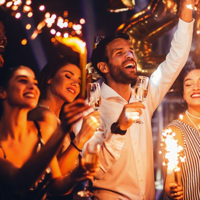 Lisbon: New Years Eve Onboard W/Drinks, Music & Fireworks - Full Description of the Activity