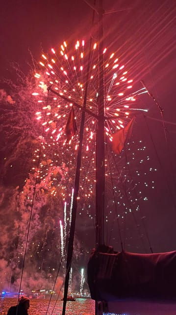 Lisbon: New Year's party on sailboat tour 2025 to 2026 - Practical Details and Tips